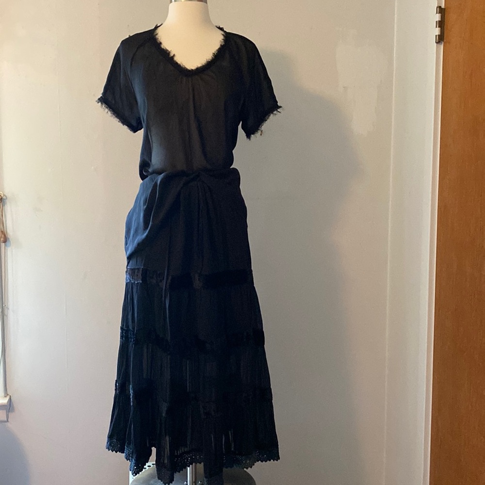 Vintage Vera Wang short sleeve v-neck blouse